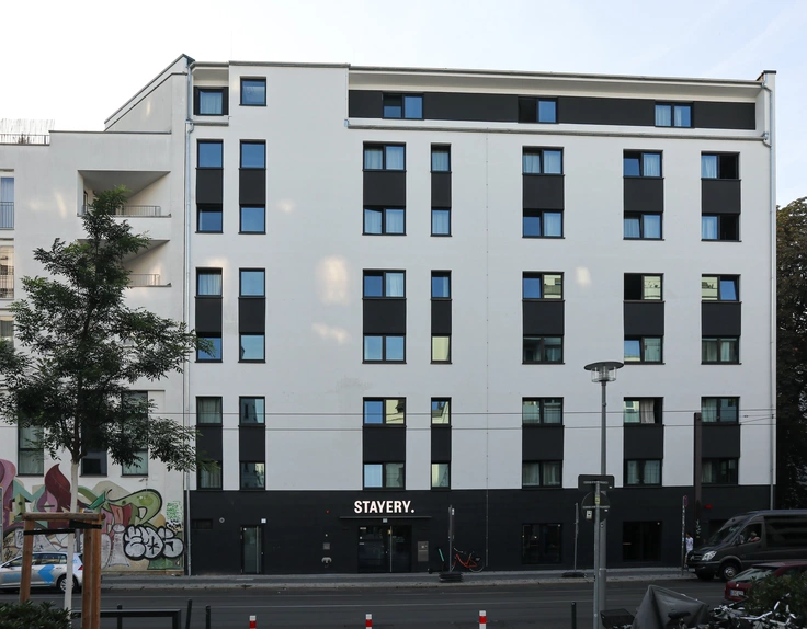 Außenansicht des STAYERY Gebäudes